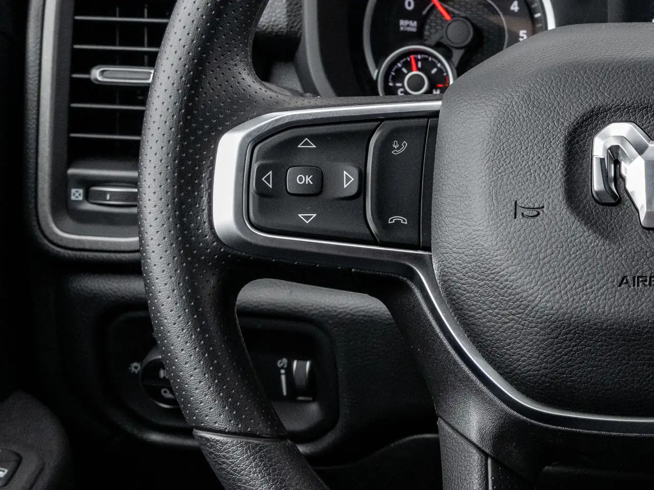 RAM 2500 снимка RAM 2500