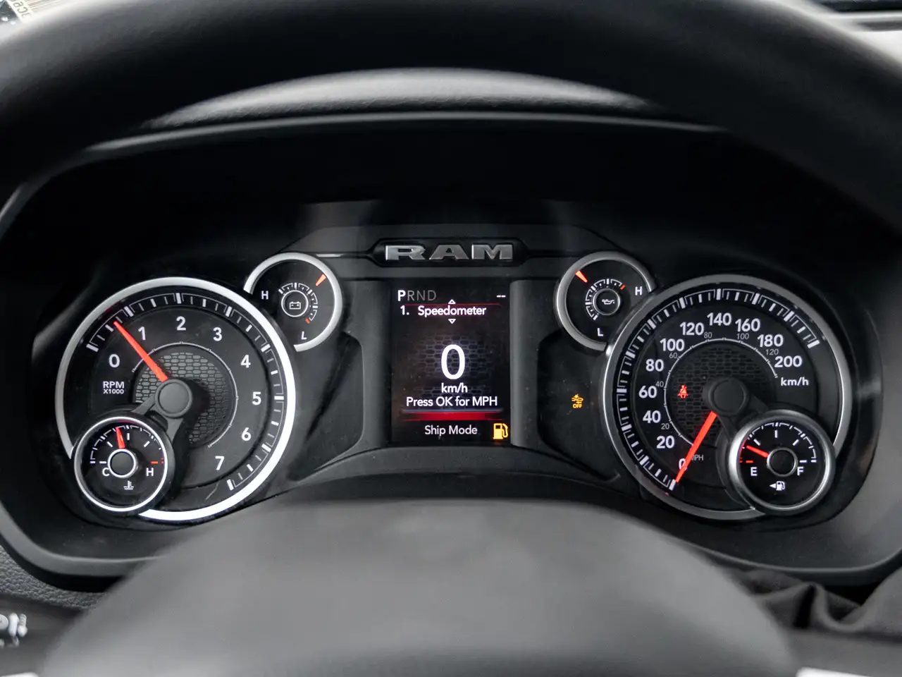 RAM 2500 снимка RAM 2500