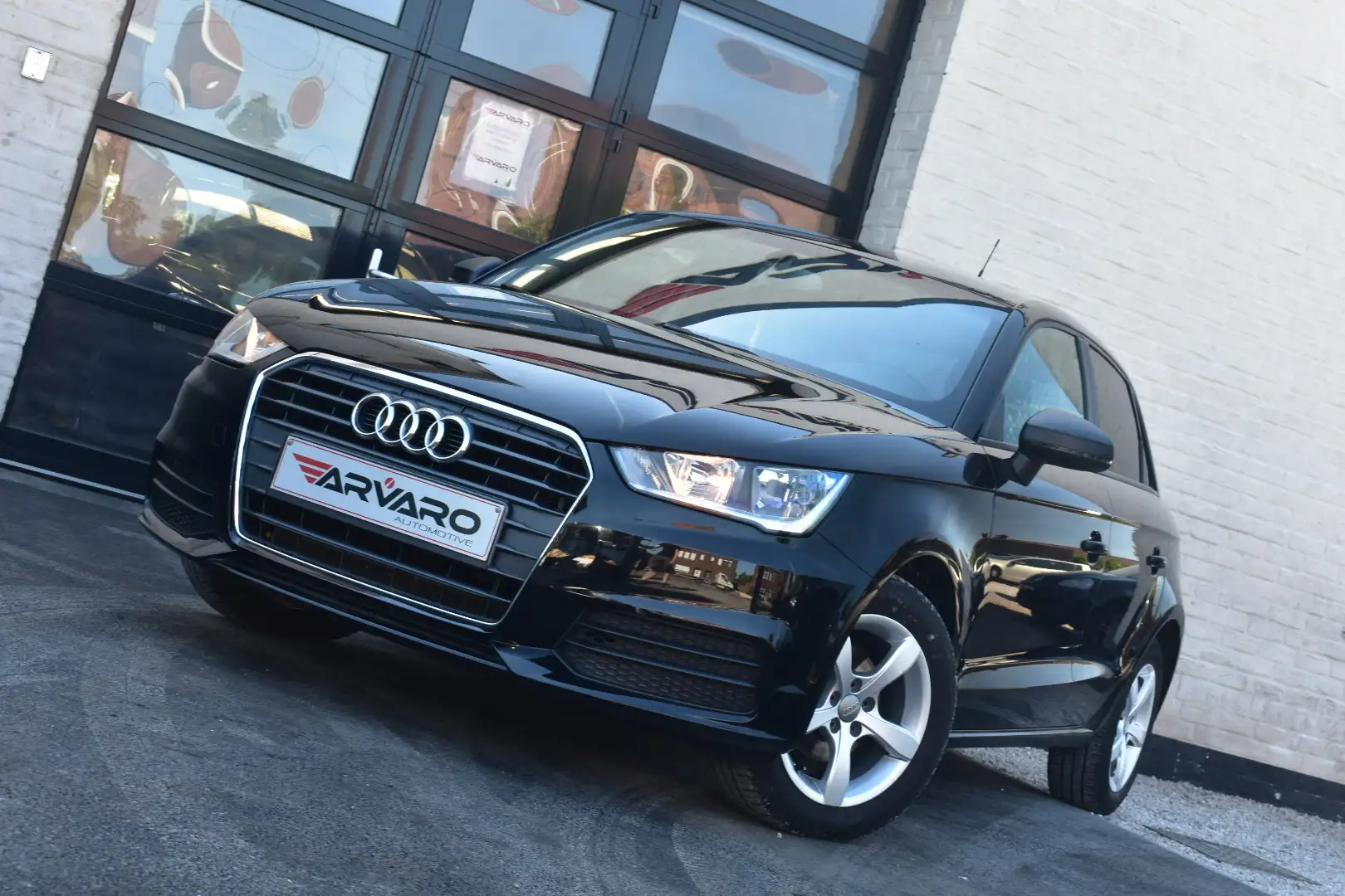 Audi A1 1.0 TFSI ultra Sportback design / Navi / Garantie Zwart - 1