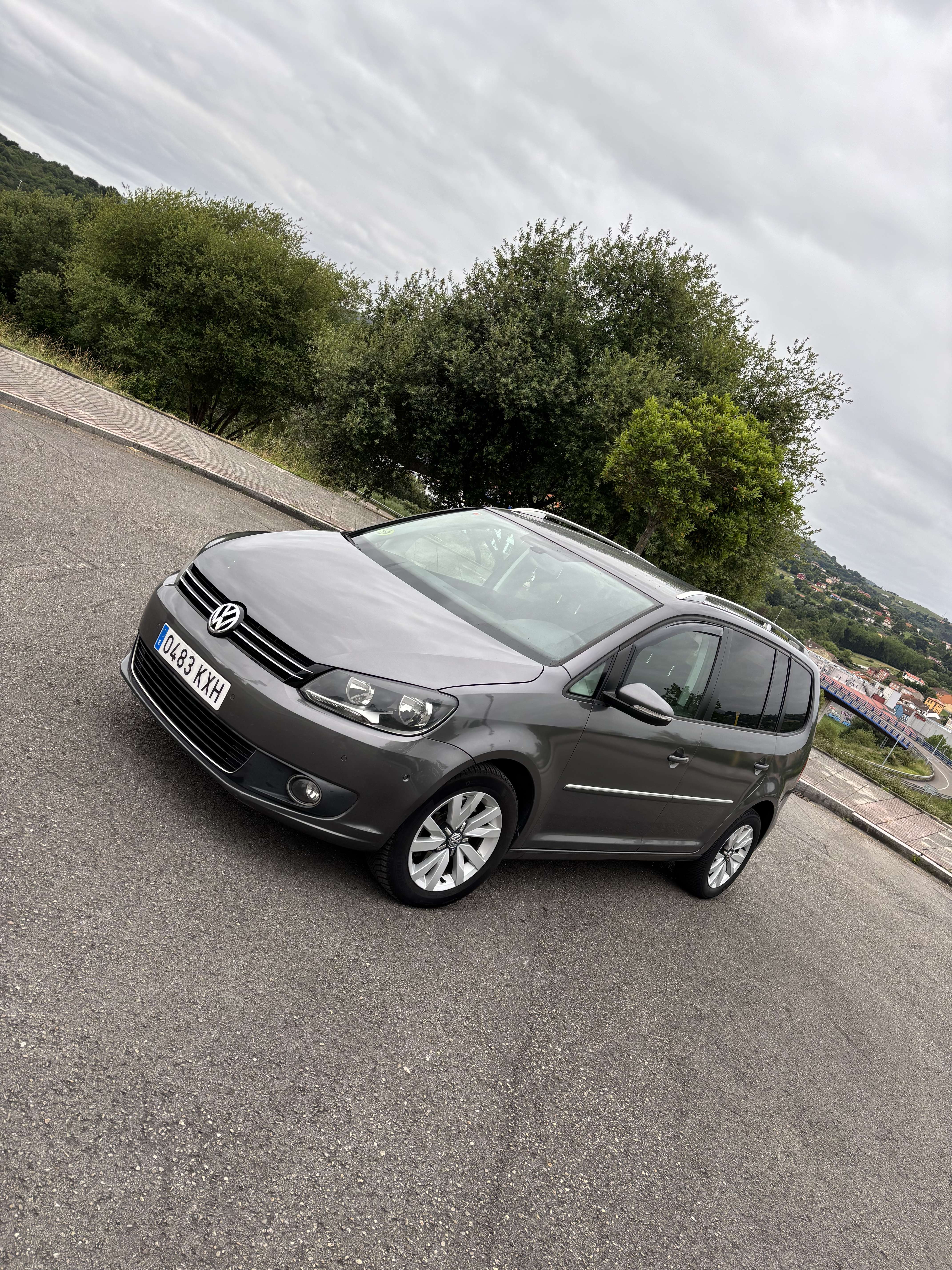 Volkswagen Touran Se vende VW Touran 2013 2.0 TDI 140 cv  Sensores d - foto 1
