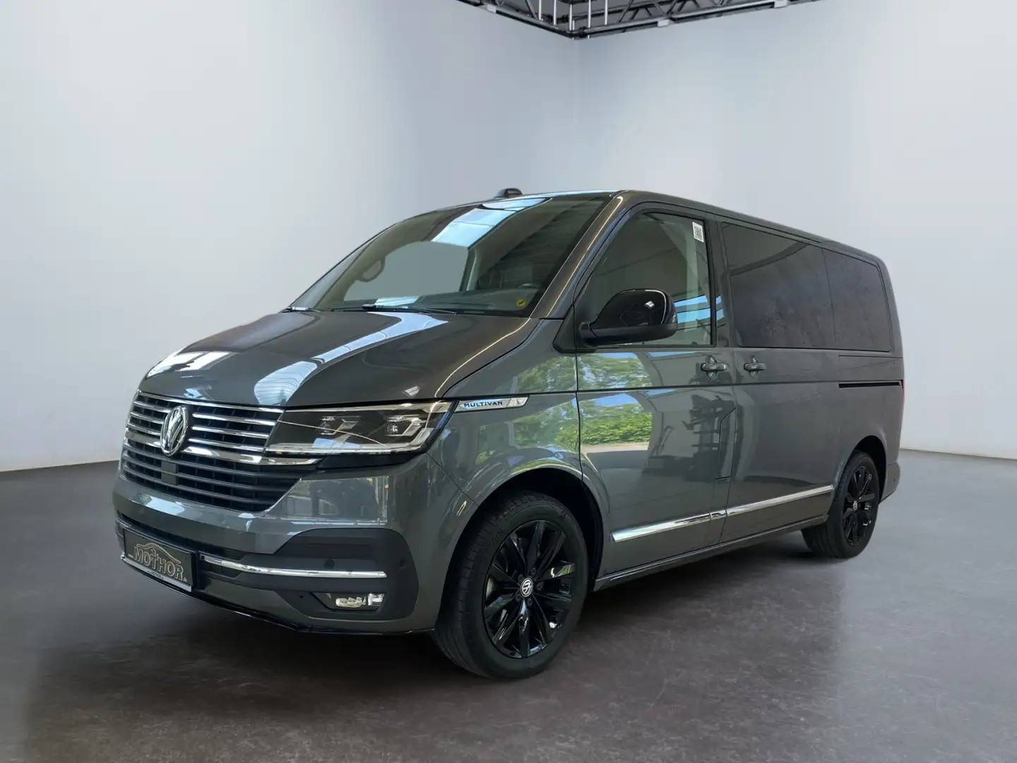 Volkswagen T6.1 Multivan Generation Six 2.0 TDI DSG Kamera Grau - 2
