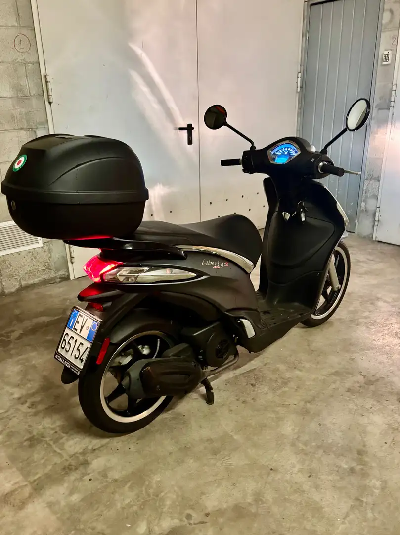 Piaggio Liberty 150 Versione S Zwart - 2