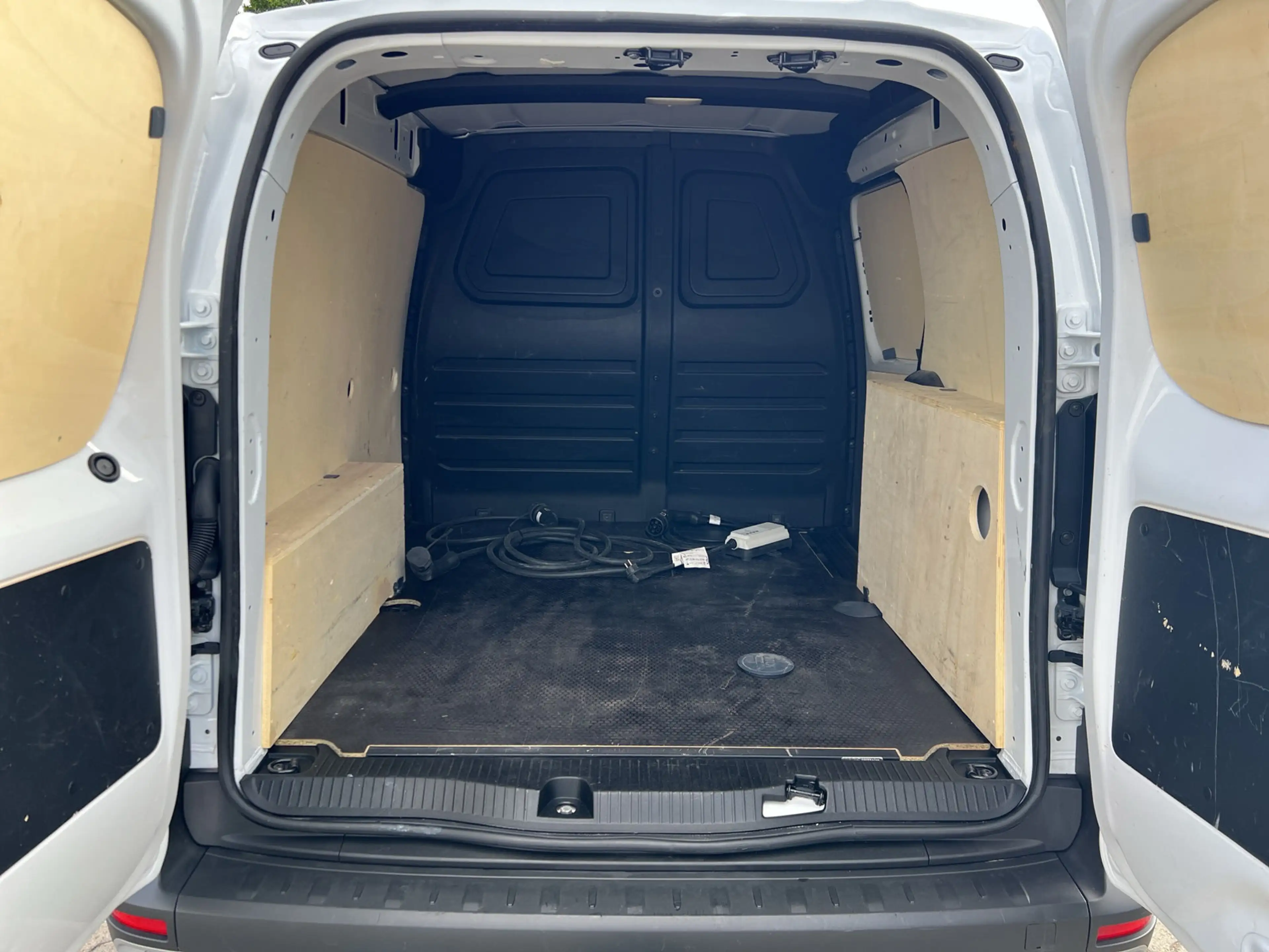 Nissan Townstar EV Accenta 45 kWh SOH 98,5% L1 AHK 1,5t +PDC+LED — photo 15