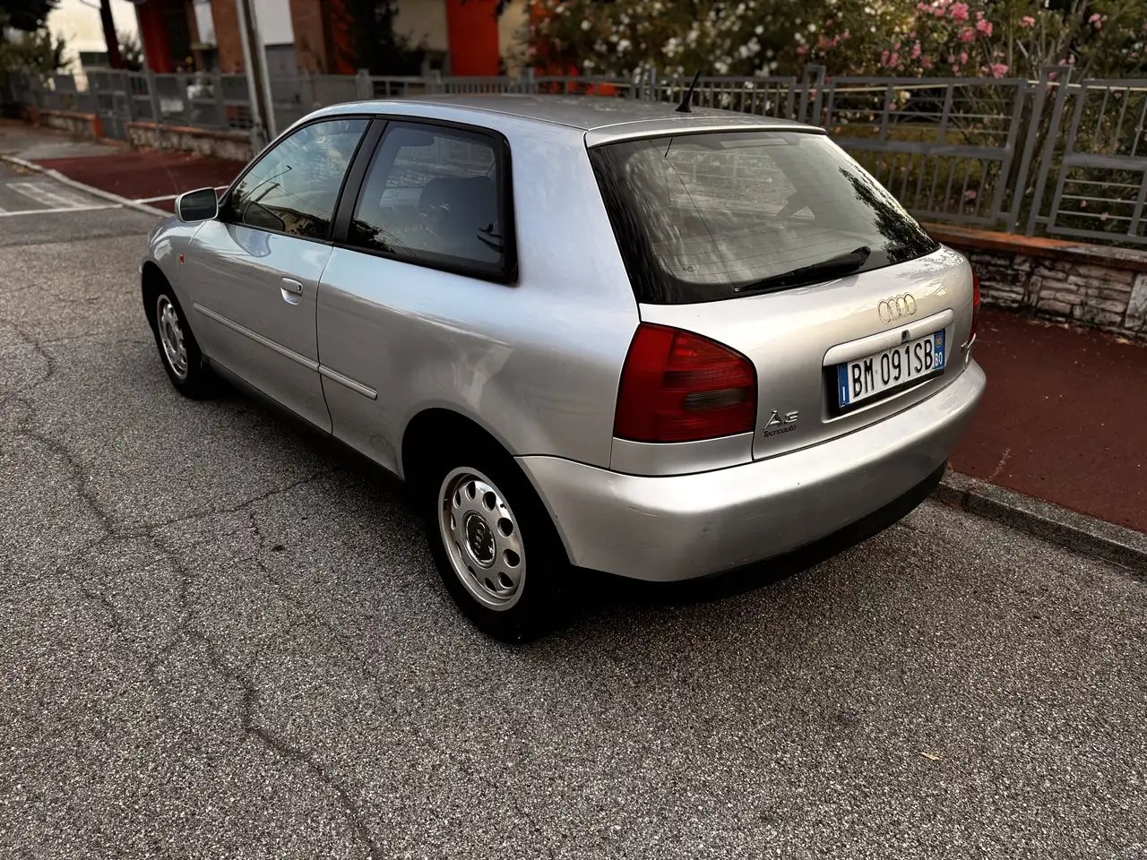 Audi A3 3p 1.6 Attraction 102cv, foto 4