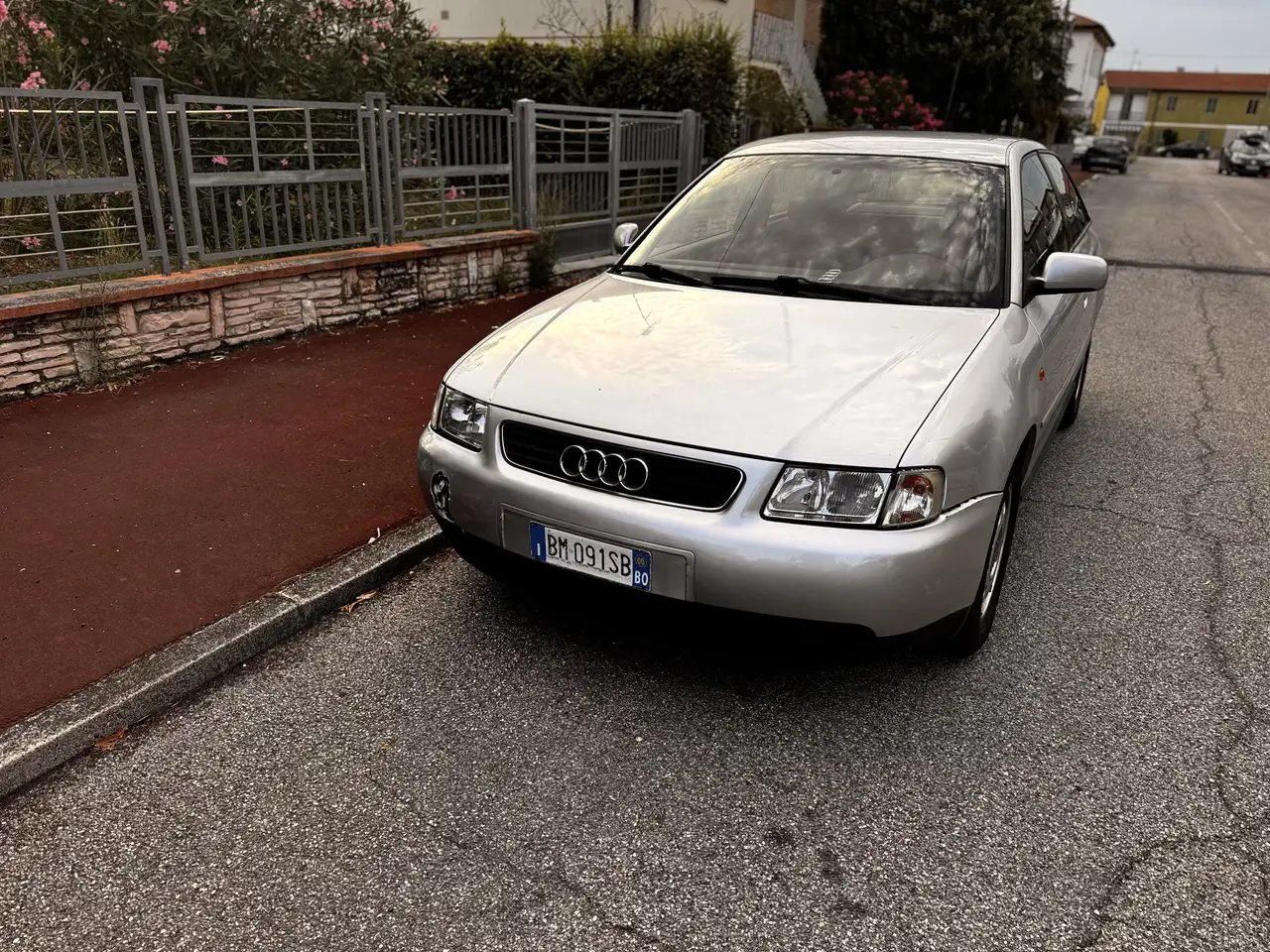 Audi A3 3p 1.6 Attraction 102cv, foto 2