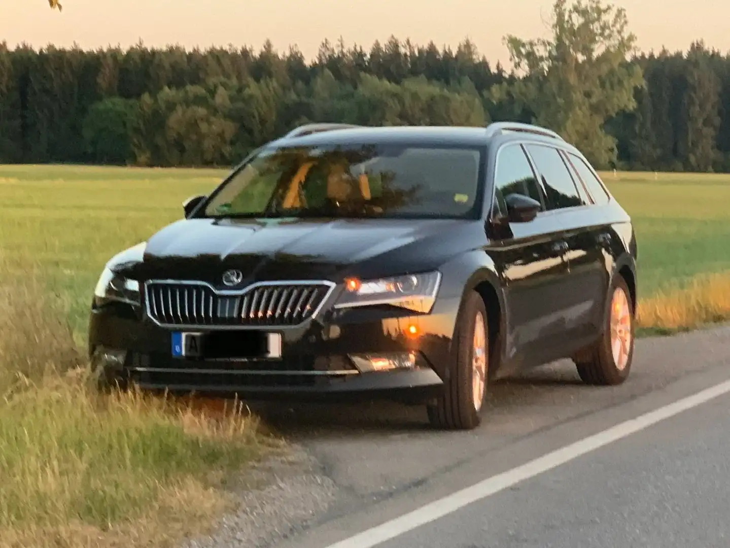 Skoda Superb Superb Combi 2.0 TDI DSG Style VOLL; LED; Leder - 2