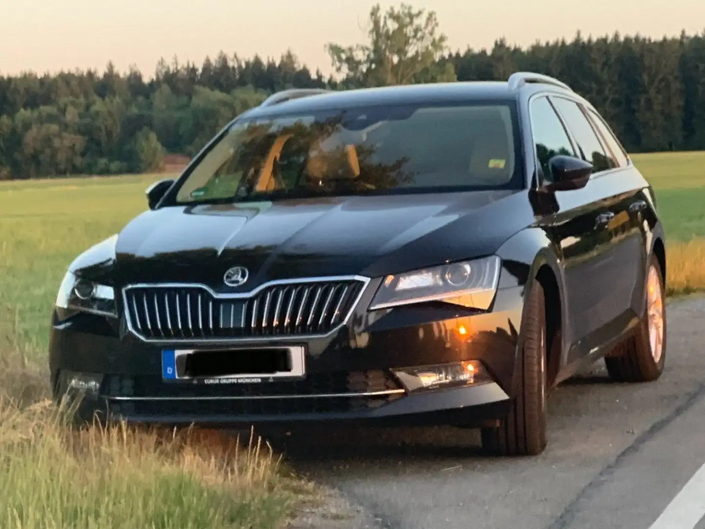 Skoda Superb Superb Combi 2.0 TDI DSG Style VOLL; LED; Leder - 1
