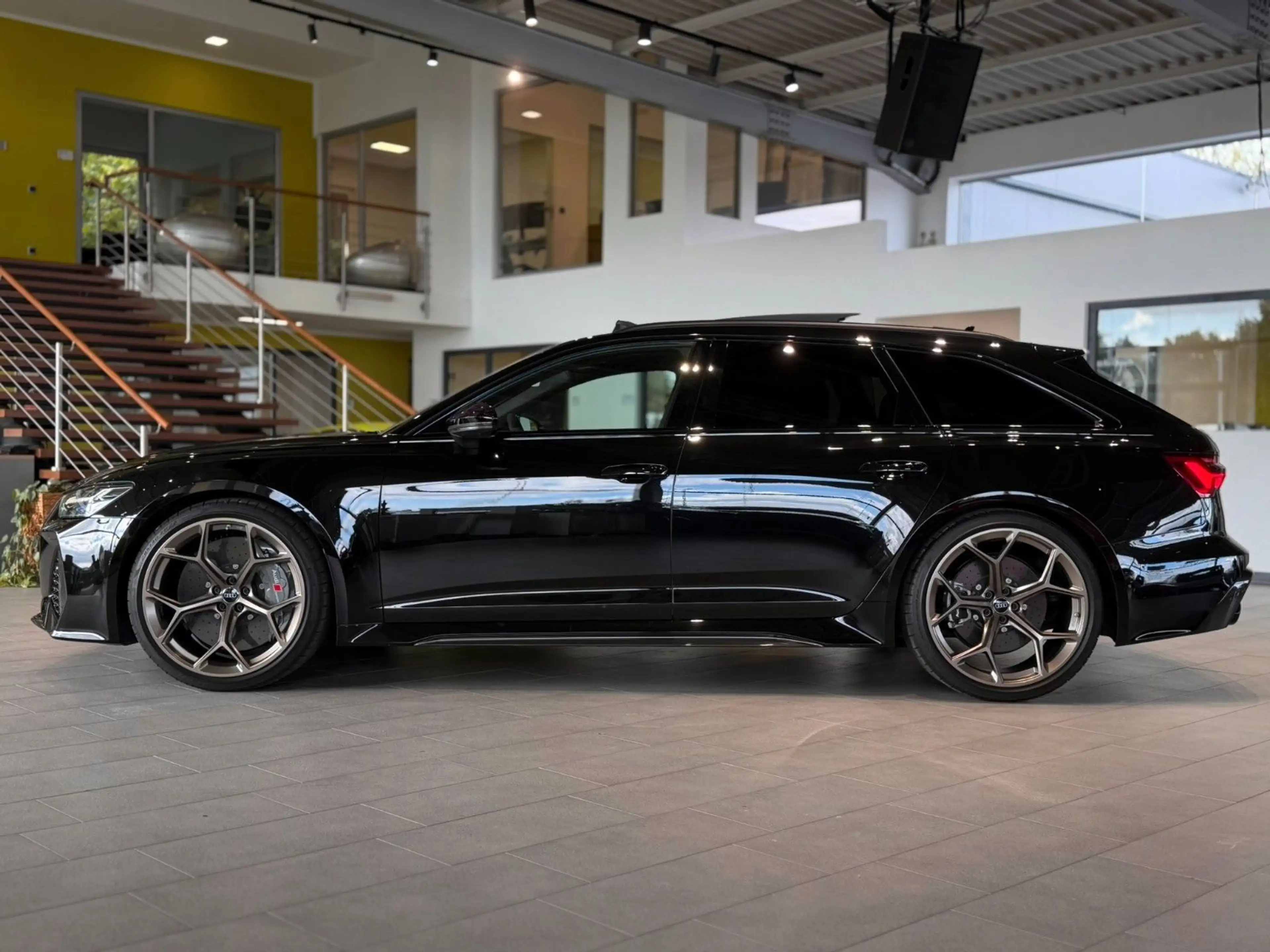 Audi RS6 Avant quattro*Sitzbel*Allradlenkung*SHZ*B&O* — photo 2