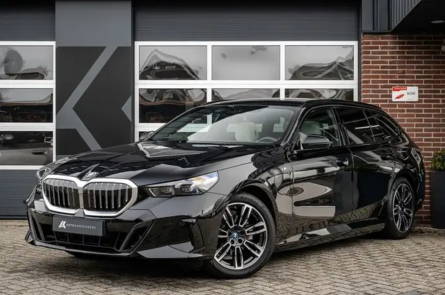 BMW 530 5-serie 530e xDrive M Sport | Panorama | Head-up |