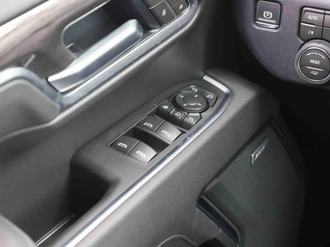 Chevrolet Silverado 3500 photo Chevrolet Silverado 3500