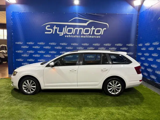 Skoda Octavia view 4