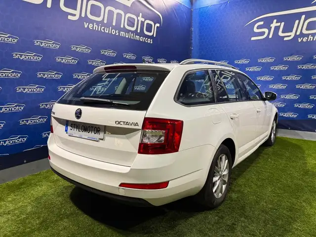 Skoda Octavia view 6