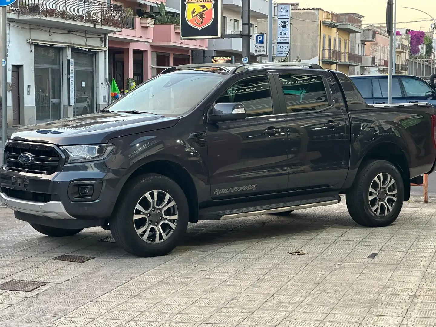 Ford Ranger Ranger 2.0 tdci double cab Limited auto Gris - 2