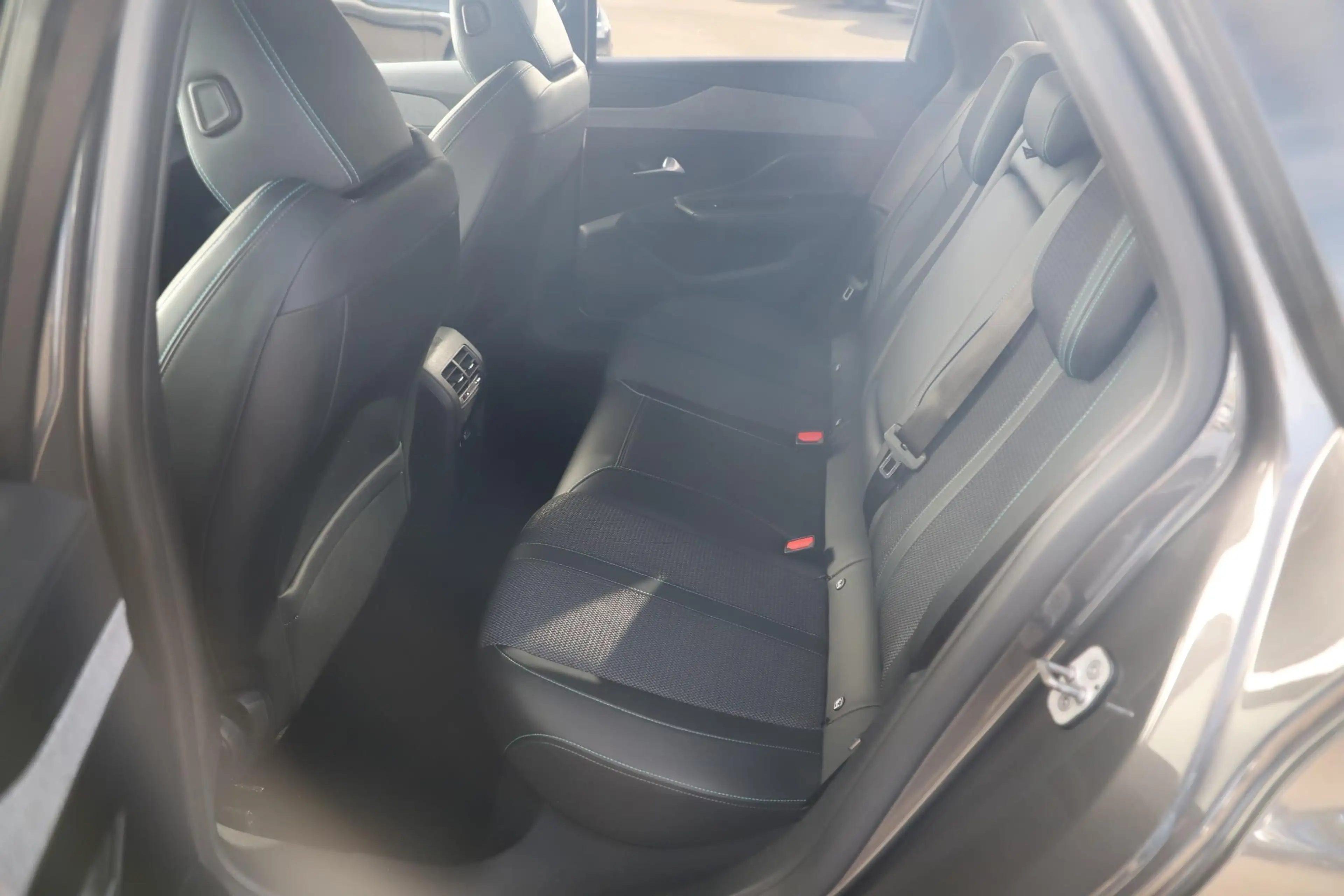Peugeot 308 SW 1.2 PureTech Allure Pack Business Automaat 131P — photo 8