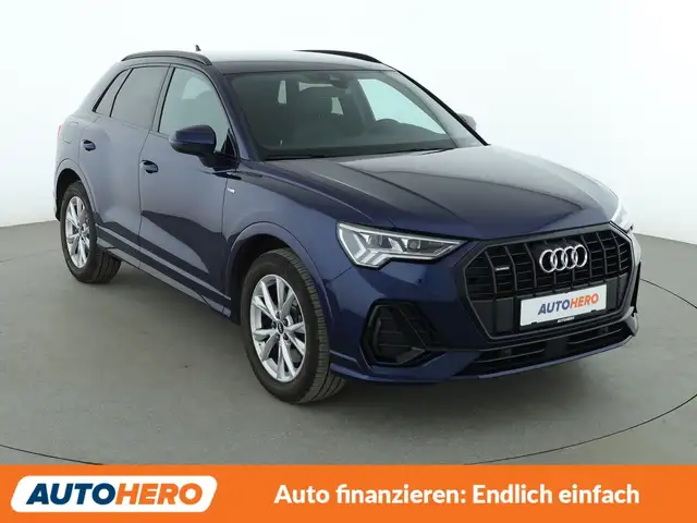 Audi Q3 view 8