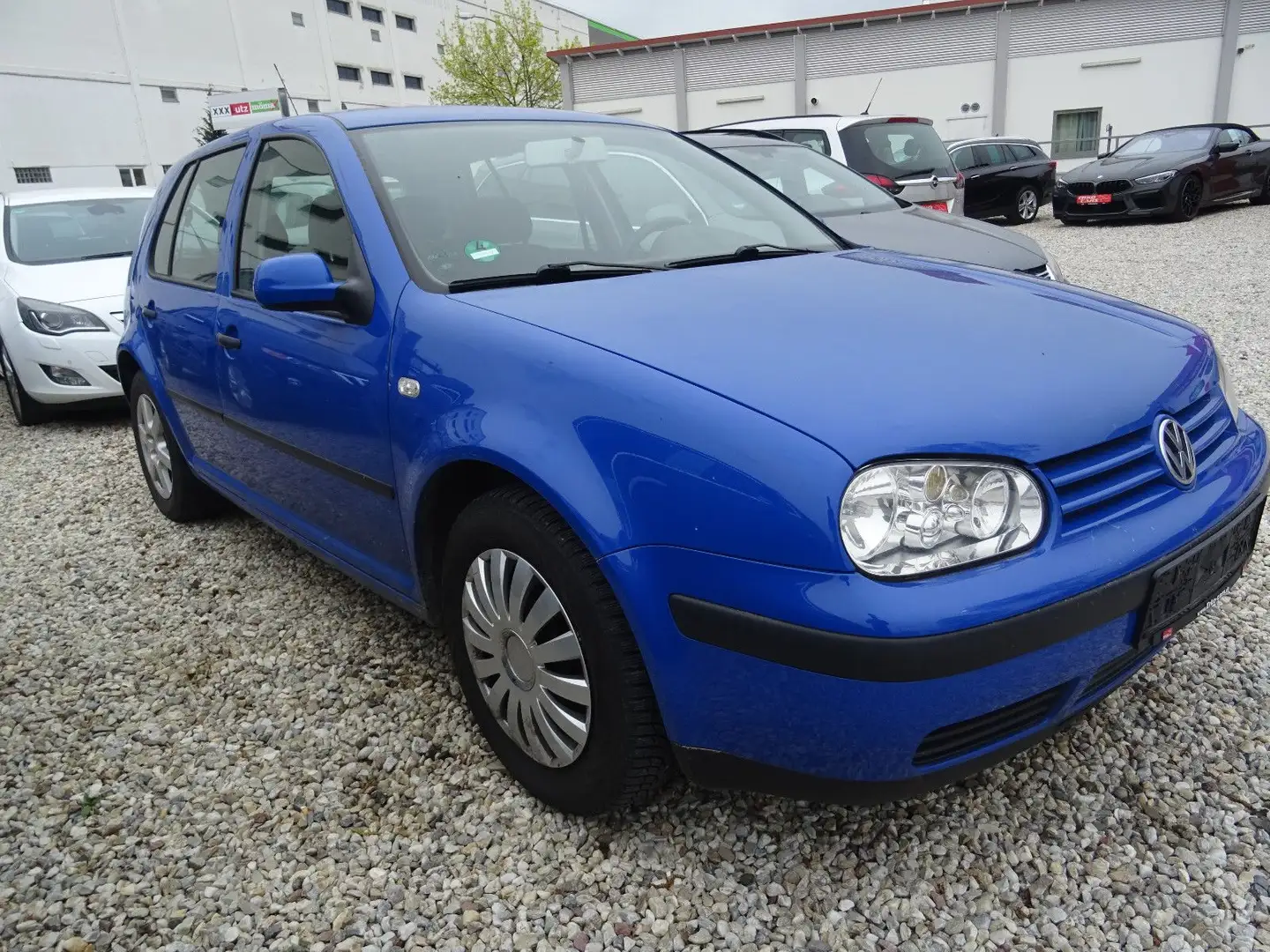 Volkswagen Golf 1.4 Special Blau - 2