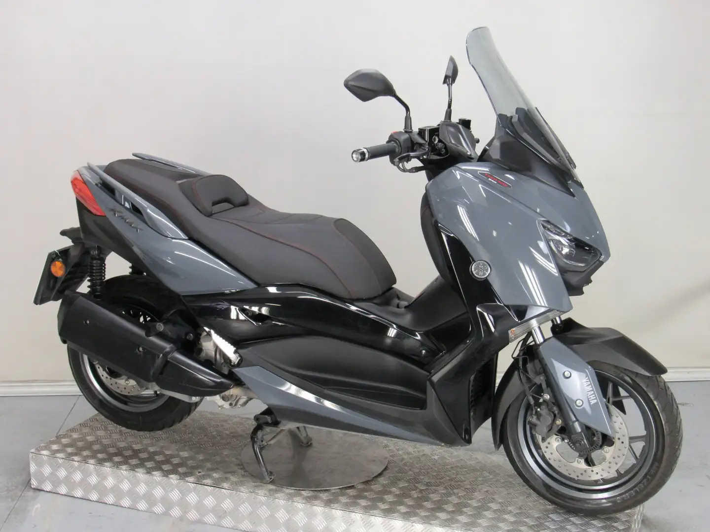 Yamaha X-Max 300 TECH MAX ABS Grigio - 2