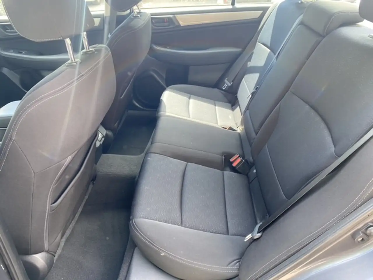 Subaru Legacy снимка Subaru Legacy