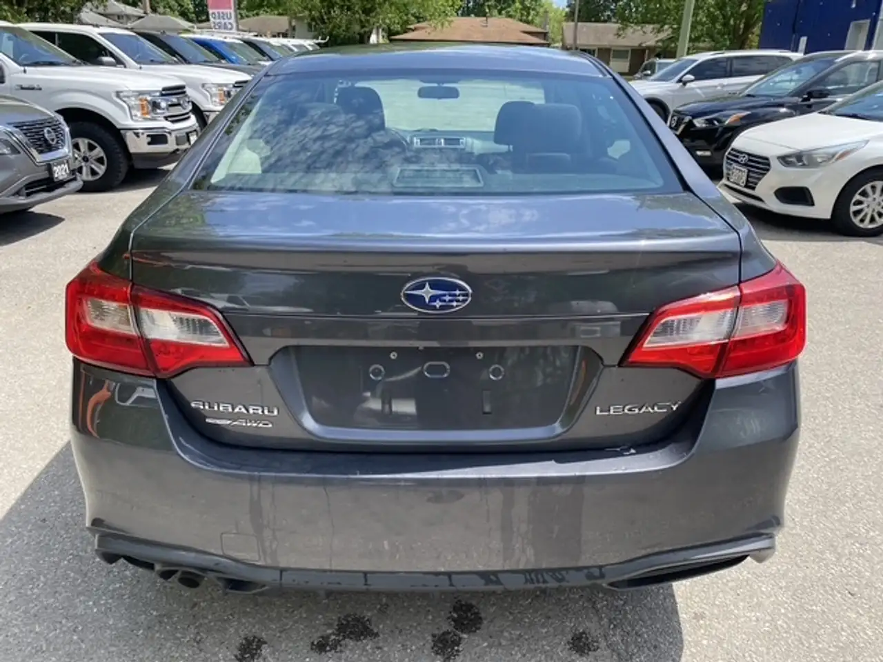 Subaru Legacy снимка Subaru Legacy