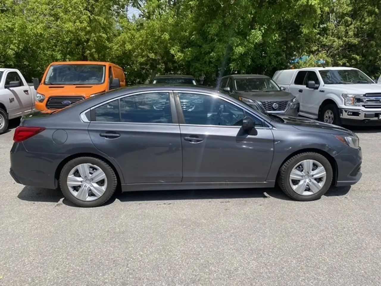 Subaru Legacy снимка Subaru Legacy