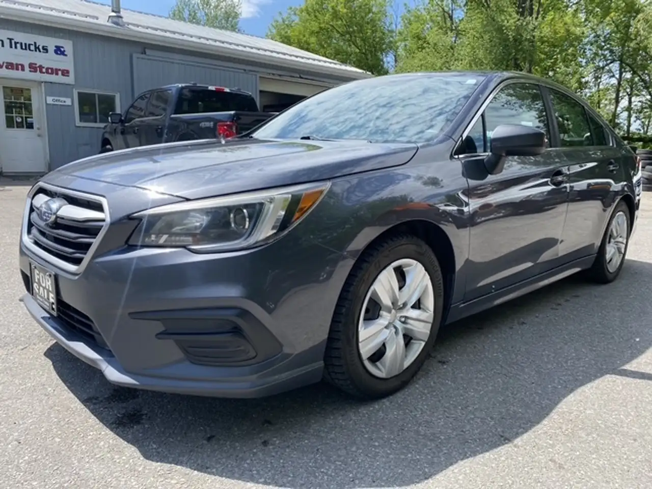 Subaru Legacy снимка Subaru Legacy