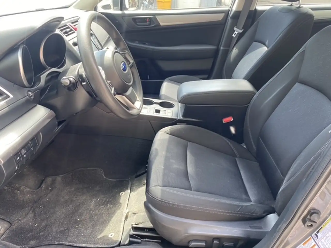 Subaru Legacy снимка Subaru Legacy