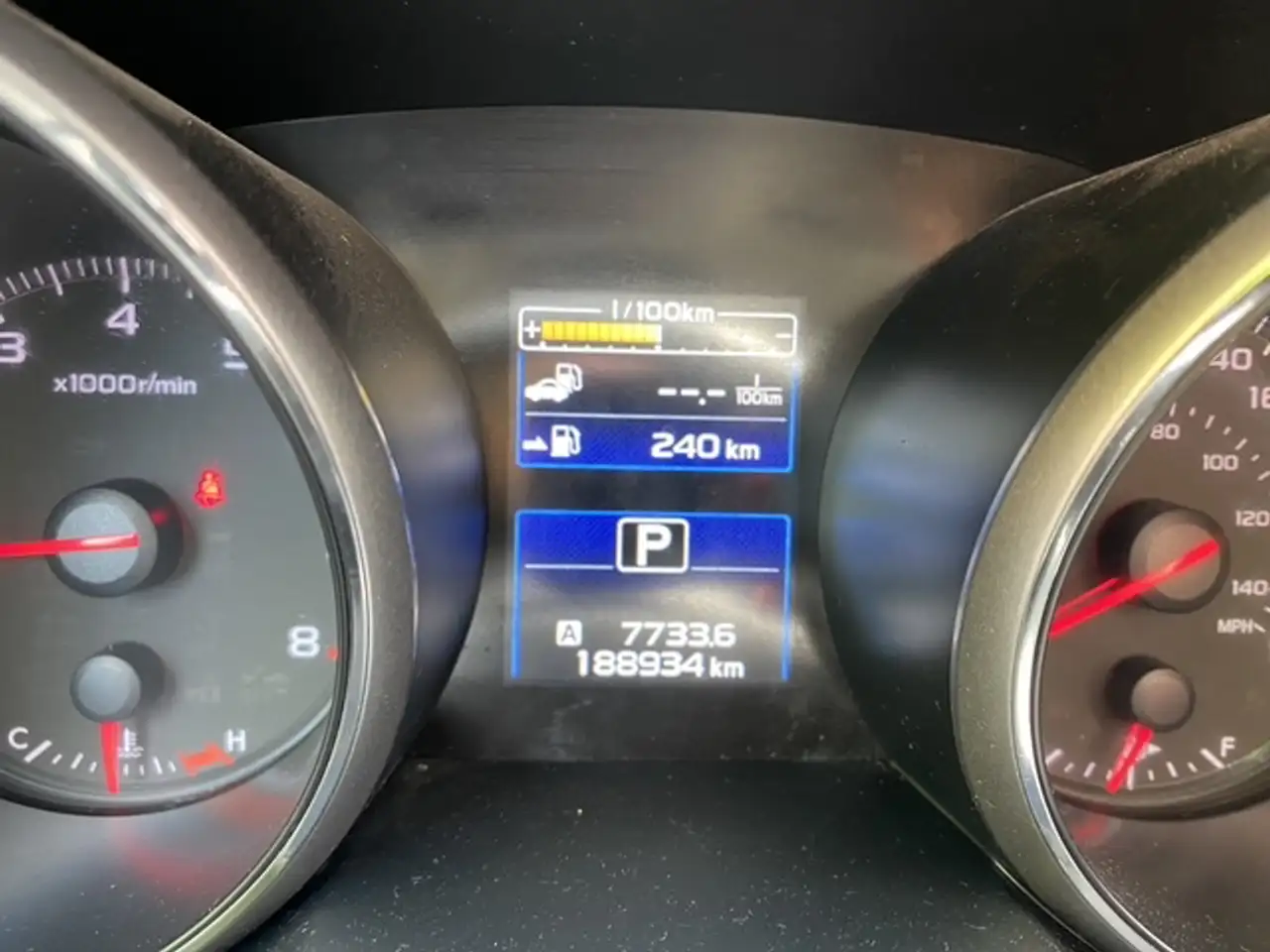 Subaru Legacy снимка Subaru Legacy