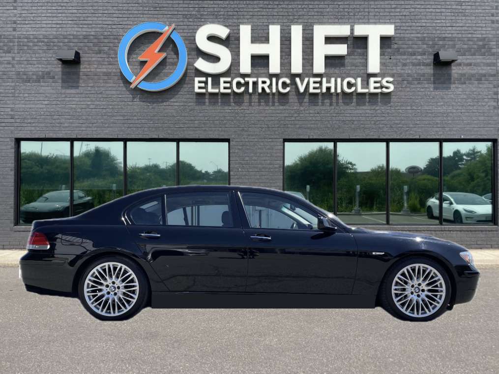 Black 2006 BMW 7 Series Sedan Rear-Wheel Drive 6-Speed Automatic
