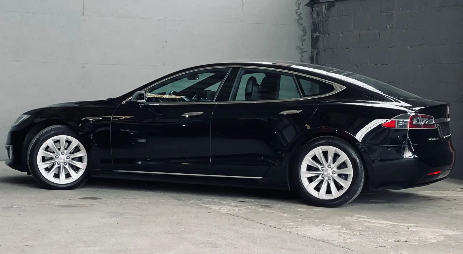 Tesla Model S Dual Schwarz - 2
