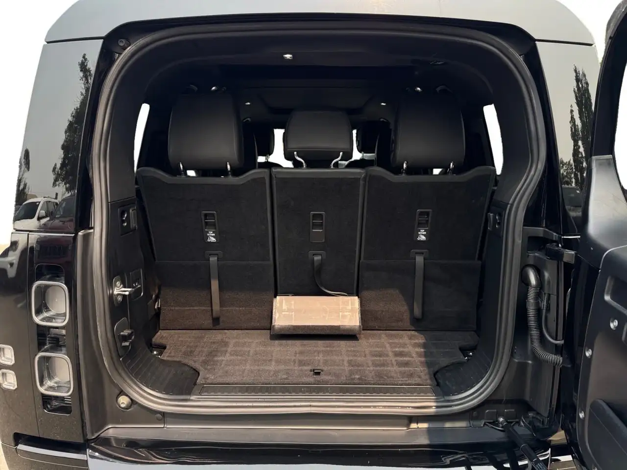 Land Rover Defender photo Land Rover Defender