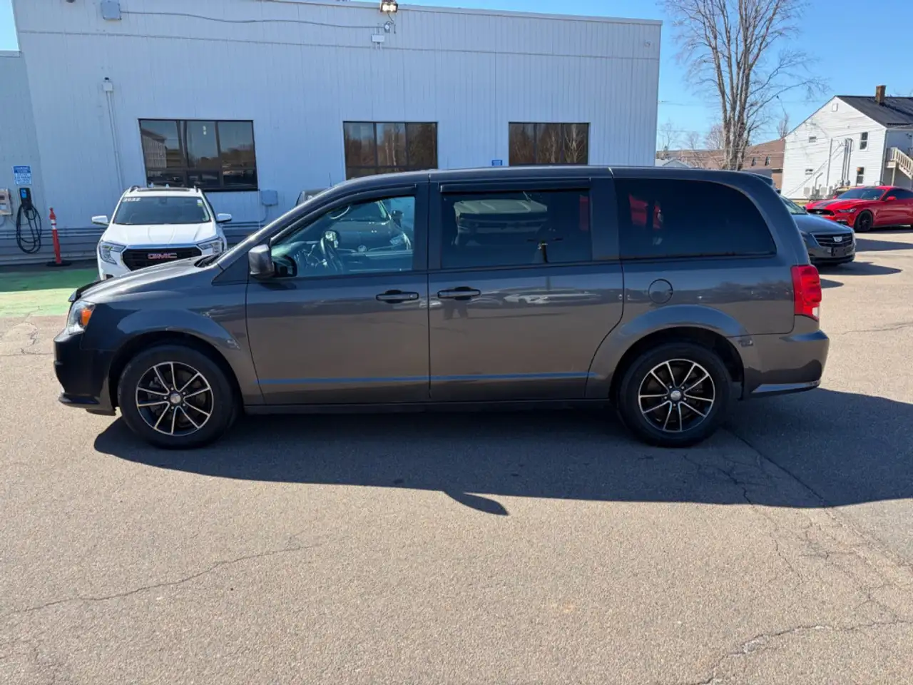 Dodge Grand Caravan снимка Dodge Grand Caravan