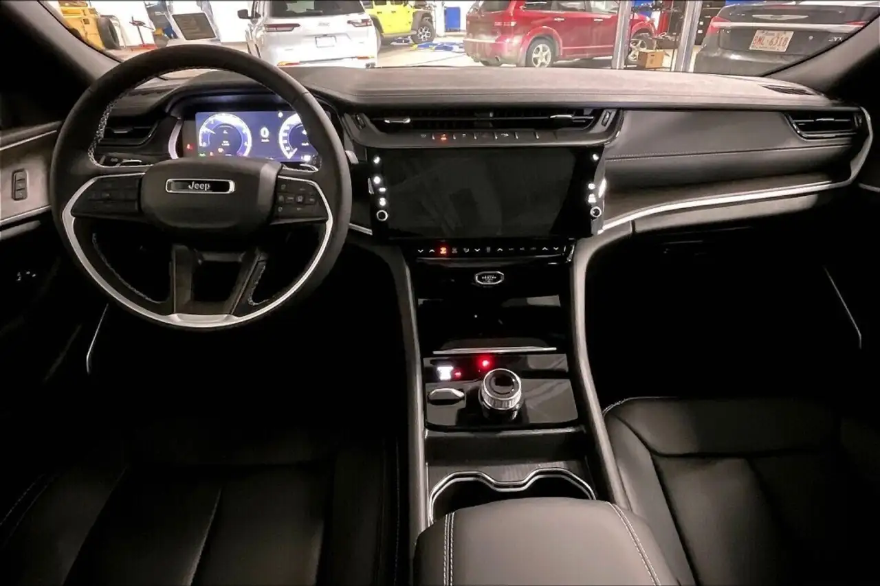 Jeep Grand Cherokee снимка Jeep Grand Cherokee