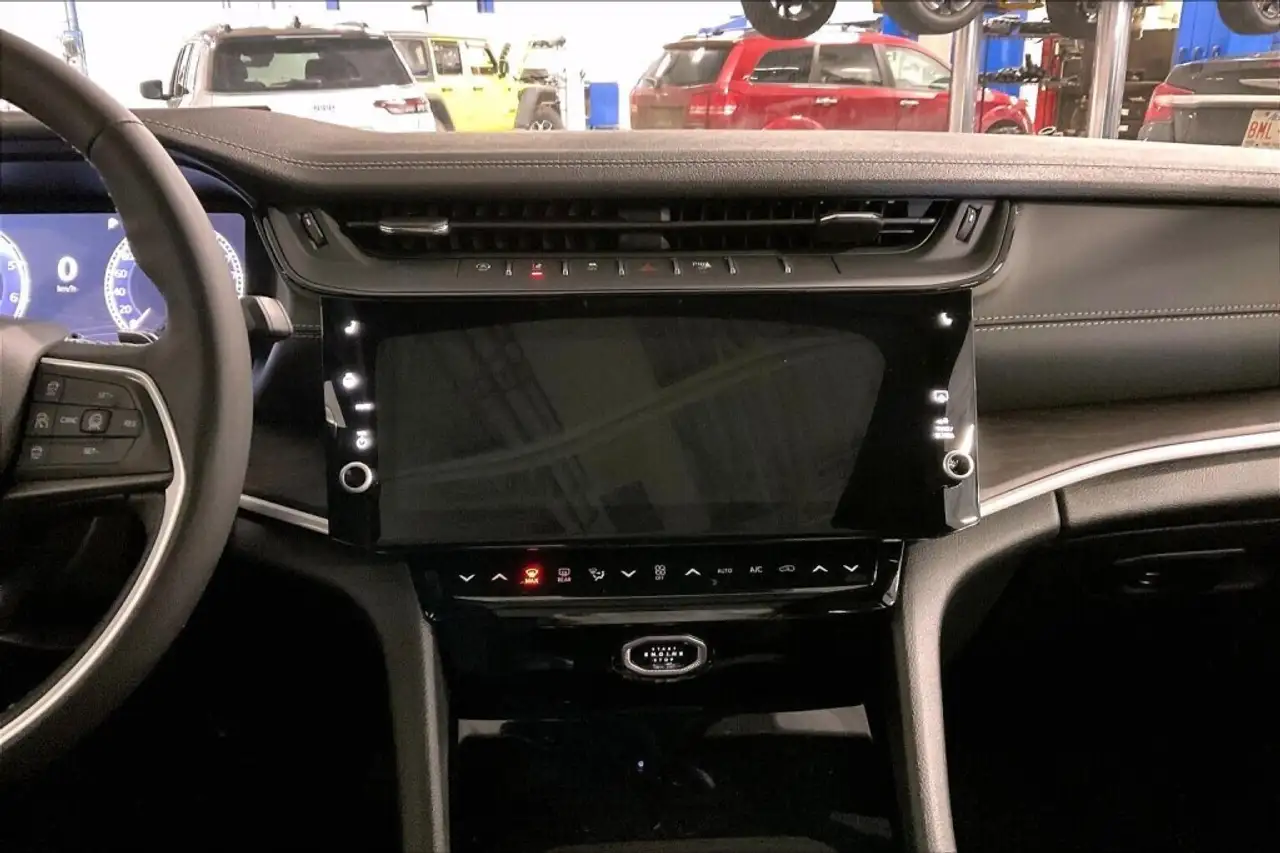 Jeep Grand Cherokee снимка Jeep Grand Cherokee