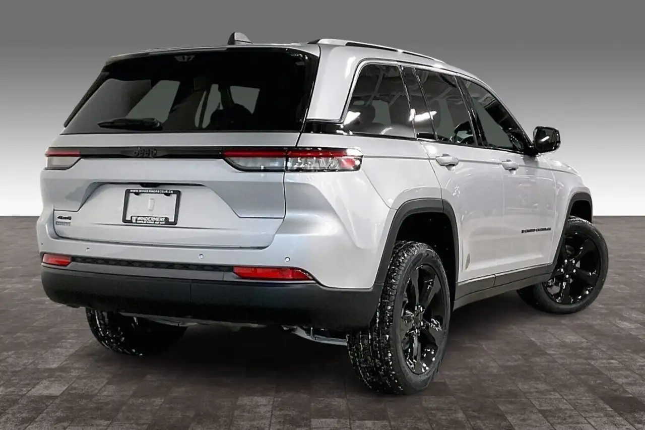Jeep Grand Cherokee снимка Jeep Grand Cherokee