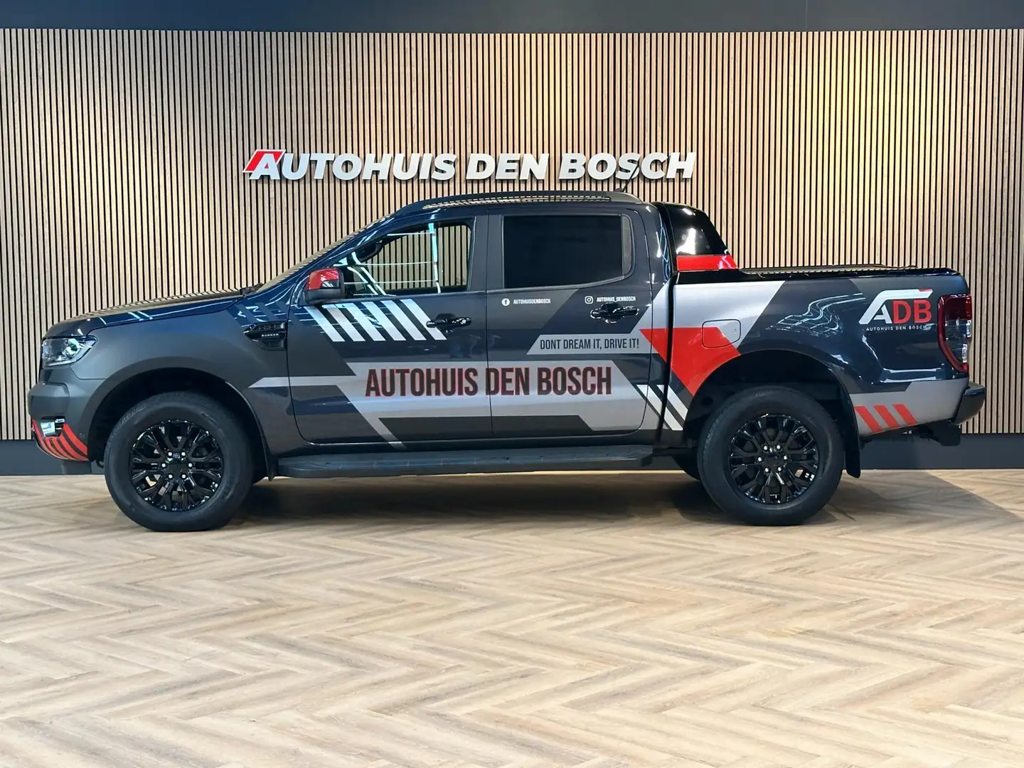 Ford Ranger 2.0 Wildtrak Supercab 213PK Thunder Edition Grigio - 2