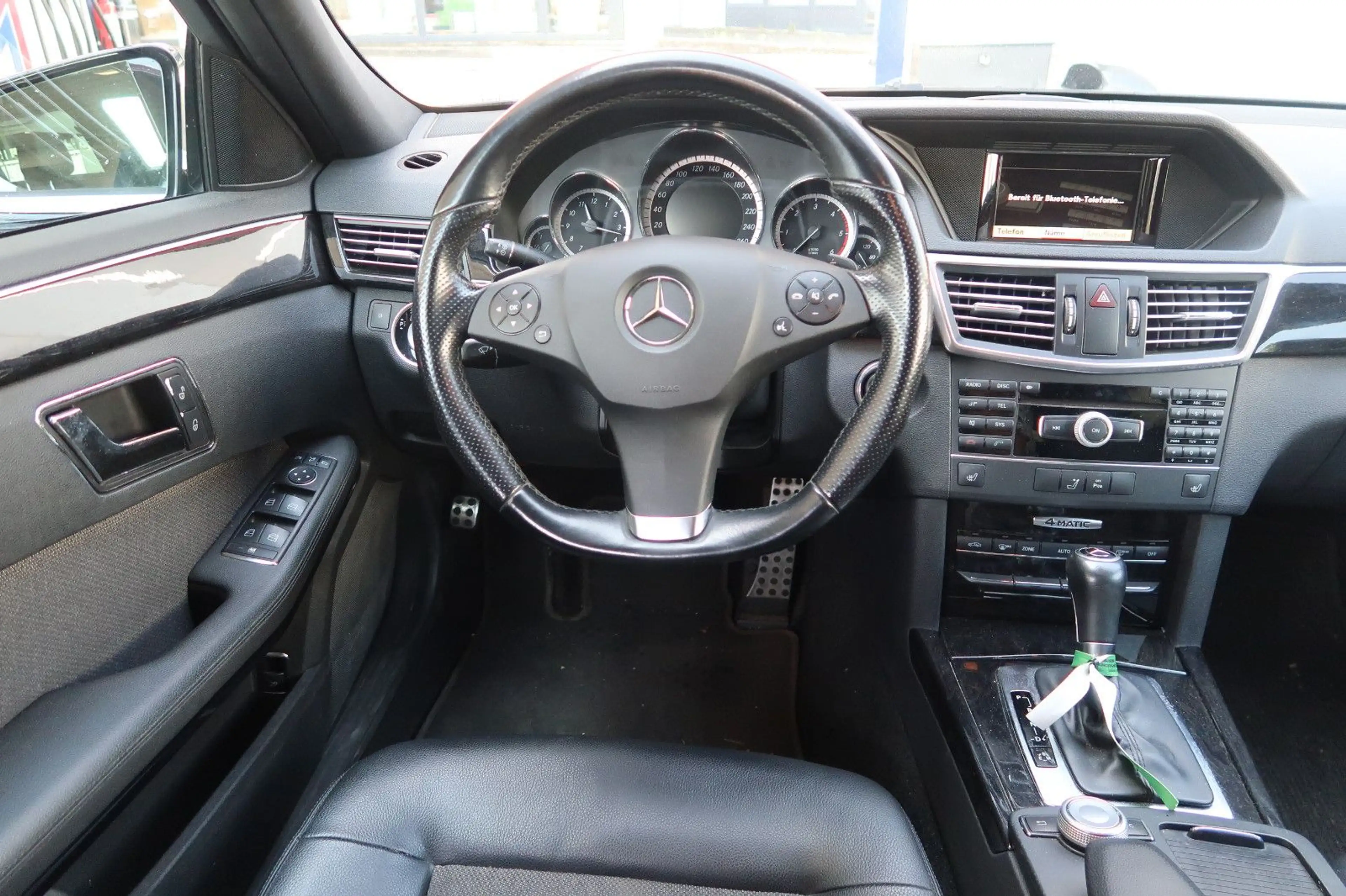 Mercedes-Benz E 250 T CDI 4Matic *AMG-LINE *1.HAND *PANORAMA — photo 13