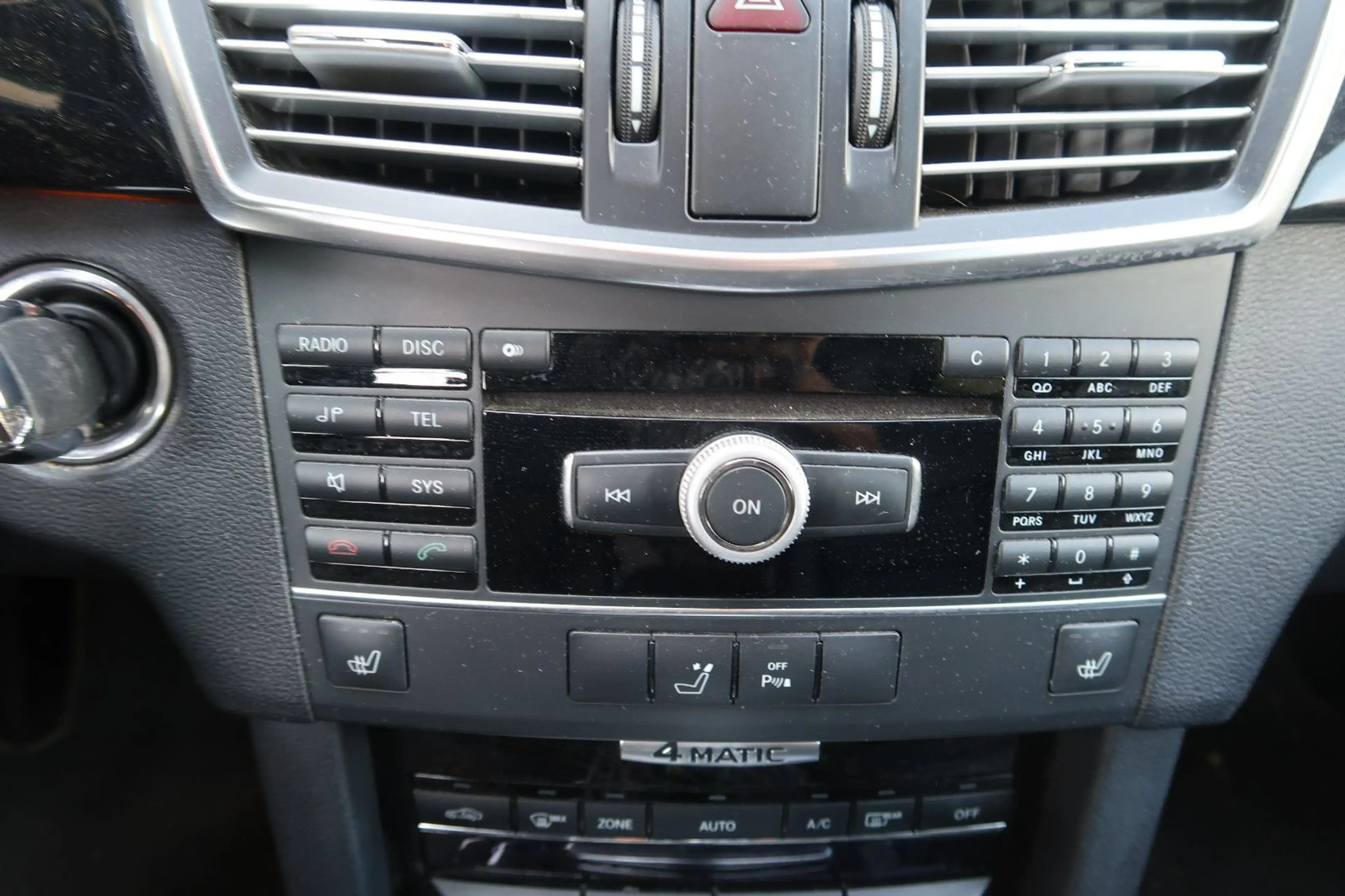 Mercedes-Benz E 250 T CDI 4Matic *AMG-LINE *1.HAND *PANORAMA — photo 15