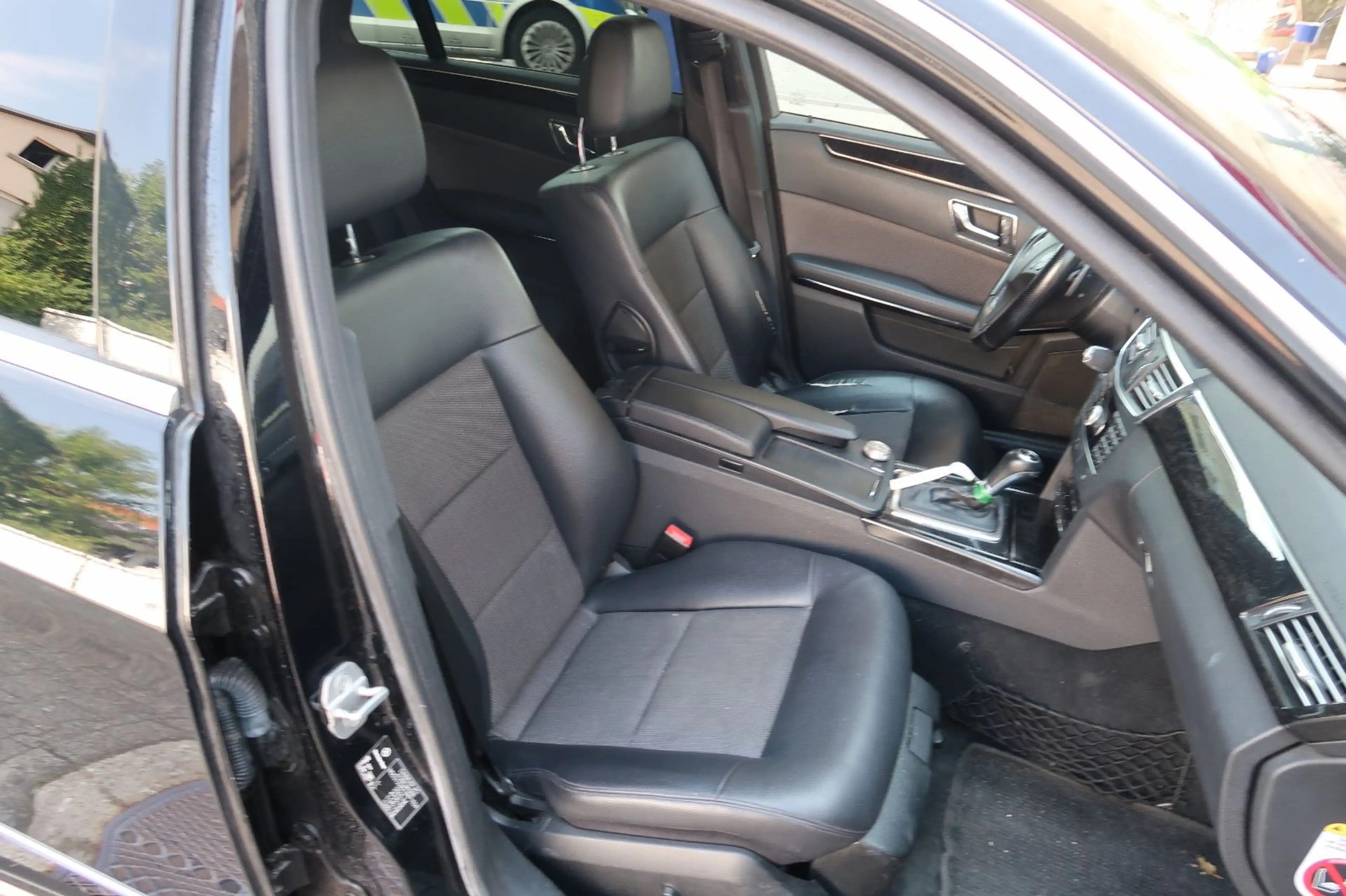 Mercedes-Benz E 250 T CDI 4Matic *AMG-LINE *1.HAND *PANORAMA — photo 11