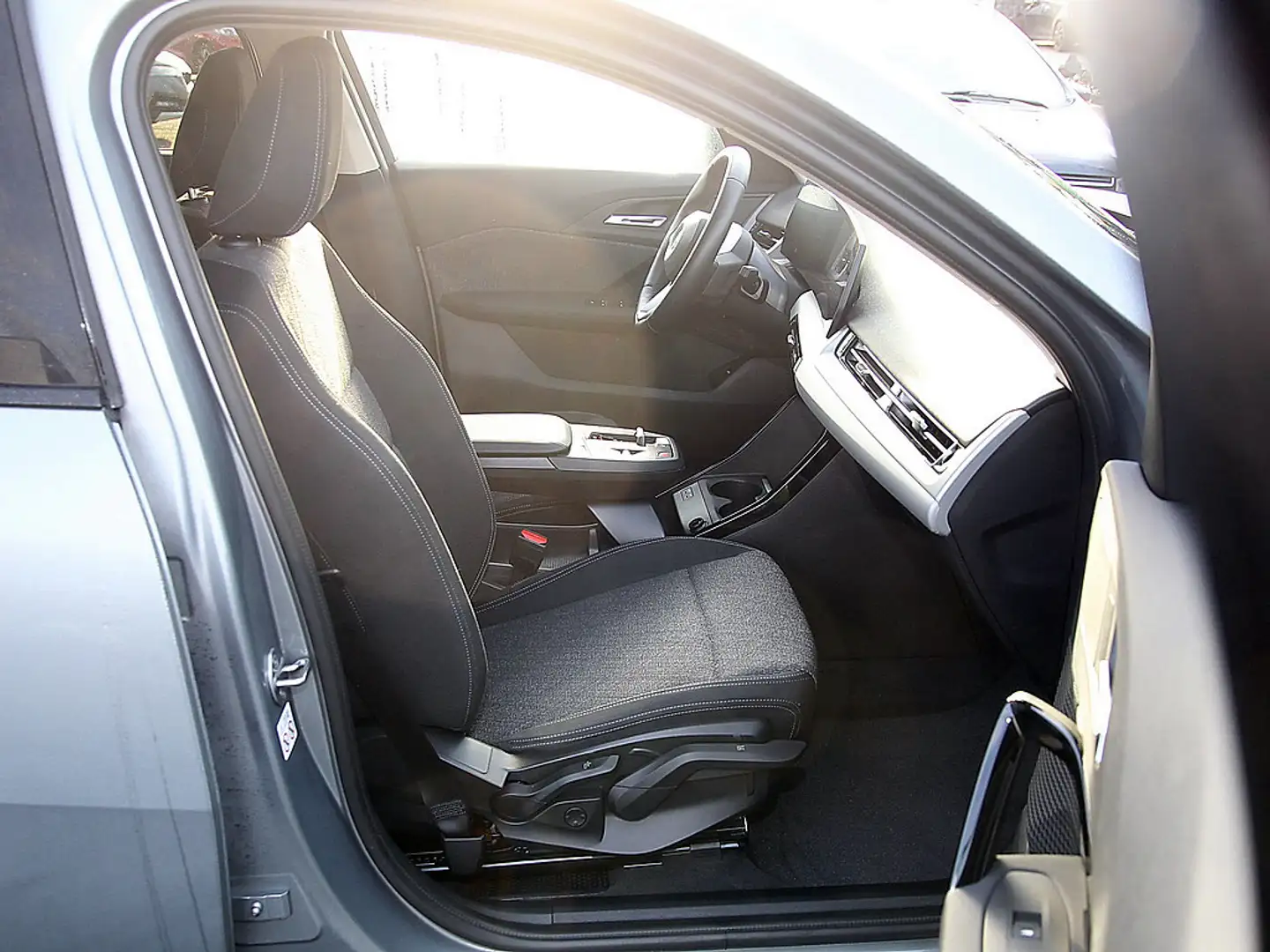 BMW X2 sDrive 20i STEPTRONIC NAVI AHK KAMERA LED Grau - 2