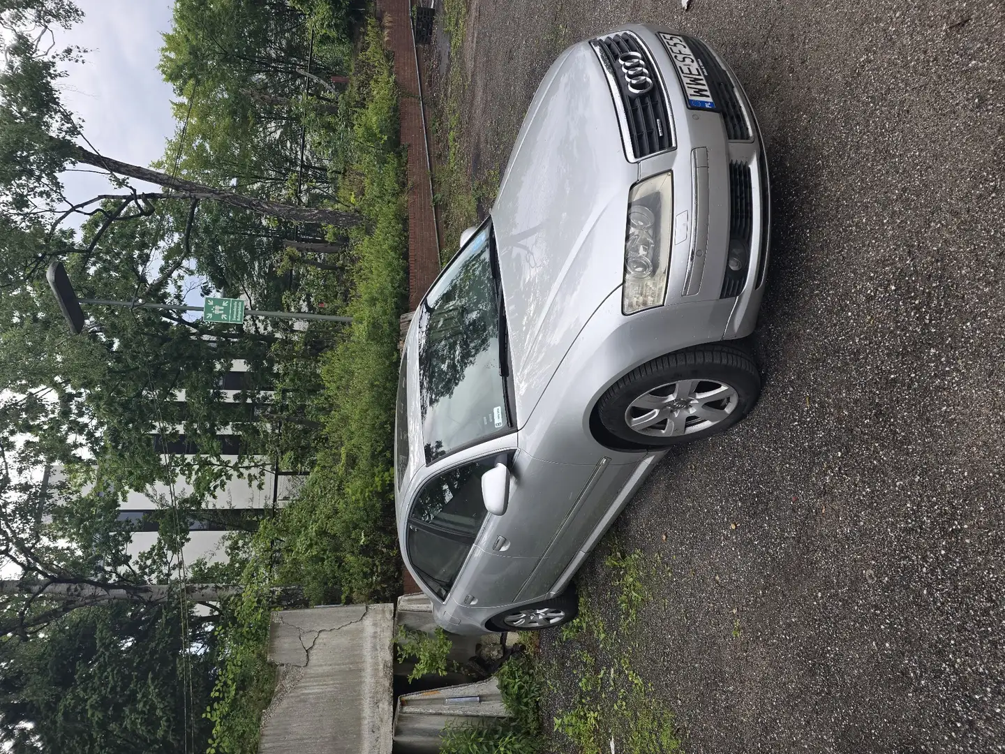 Audi A8 4.2 quattro - 1