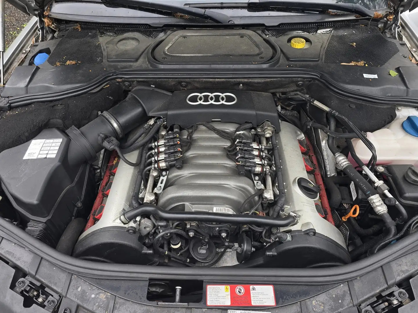 Audi A8 4.2 quattro - 2