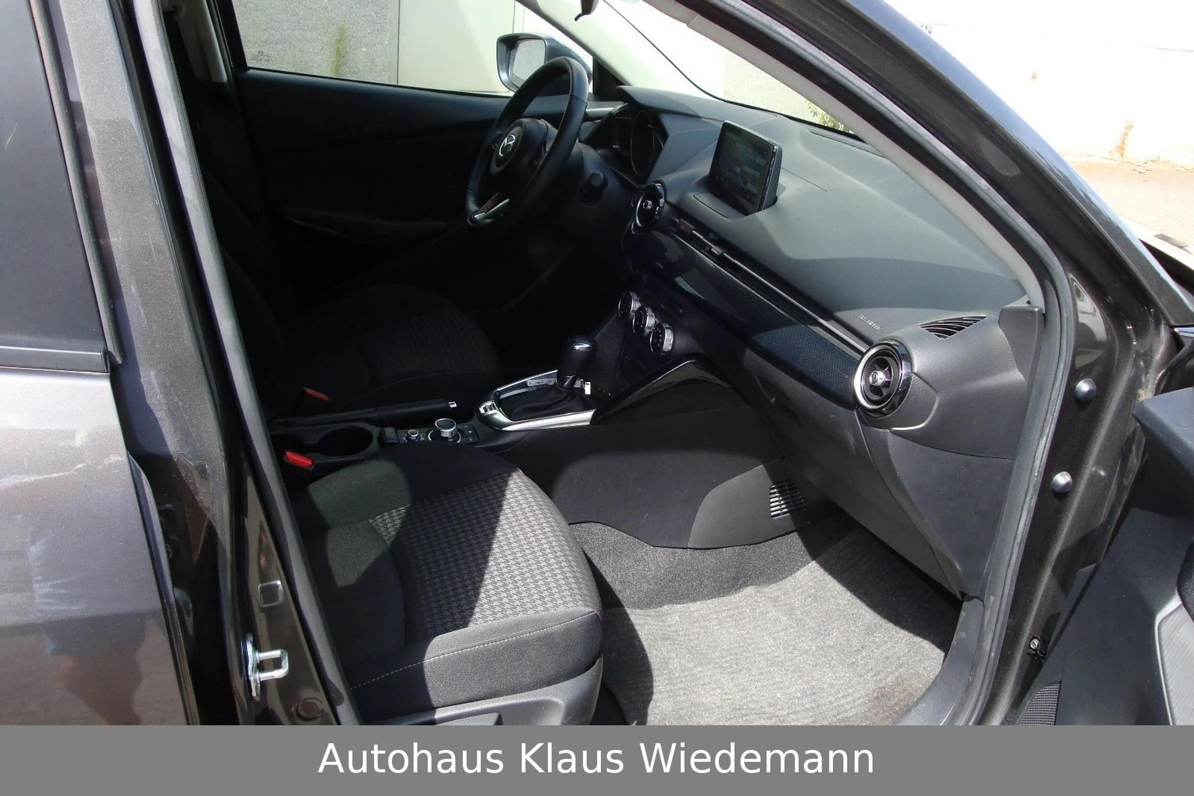 Mazda 2 SKYACTIV-G 90 Exclusive-L. SKYACTIV-Driv — photo 12