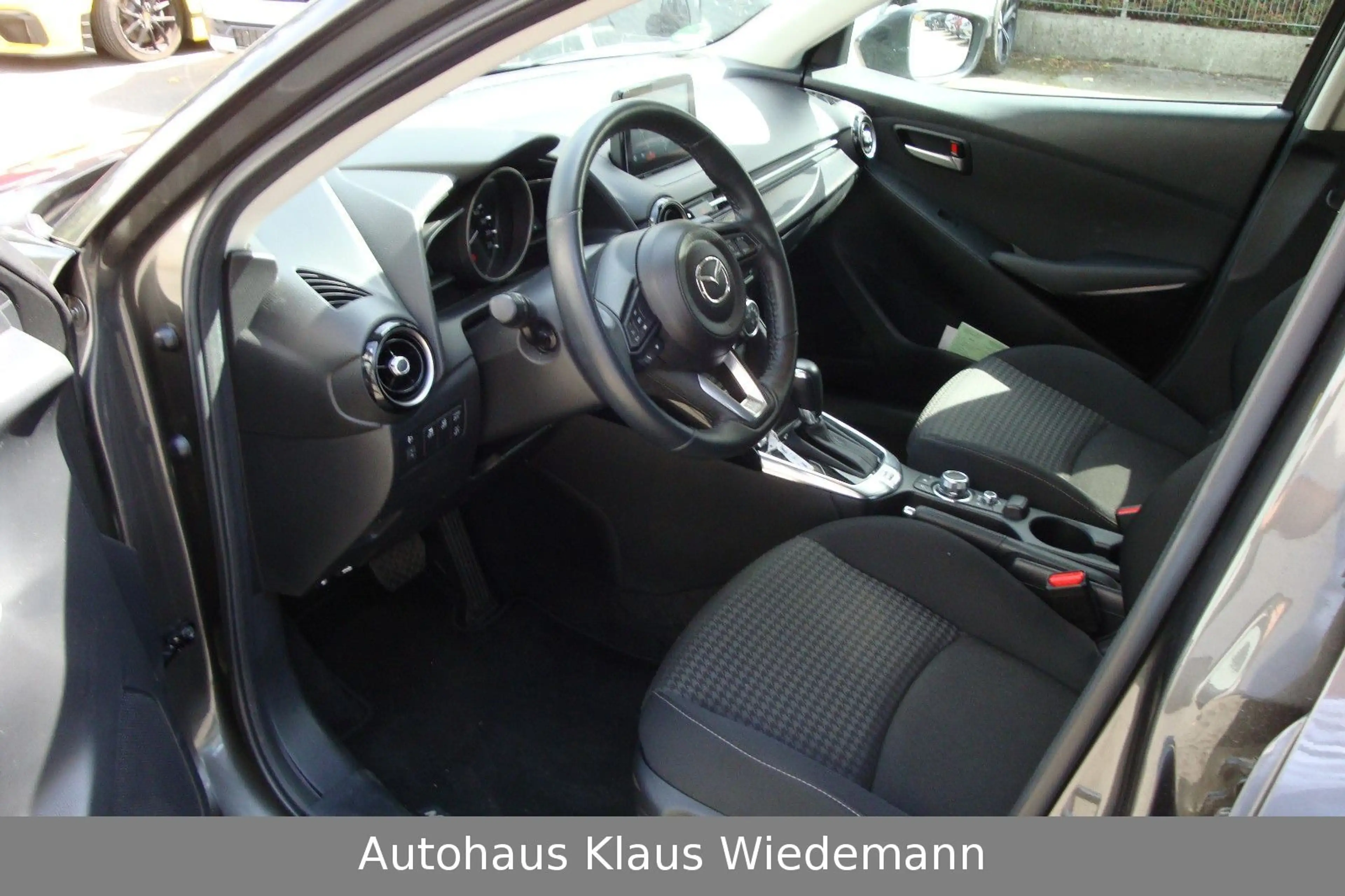 Mazda 2 SKYACTIV-G 90 Exclusive-L. SKYACTIV-Driv — photo 11