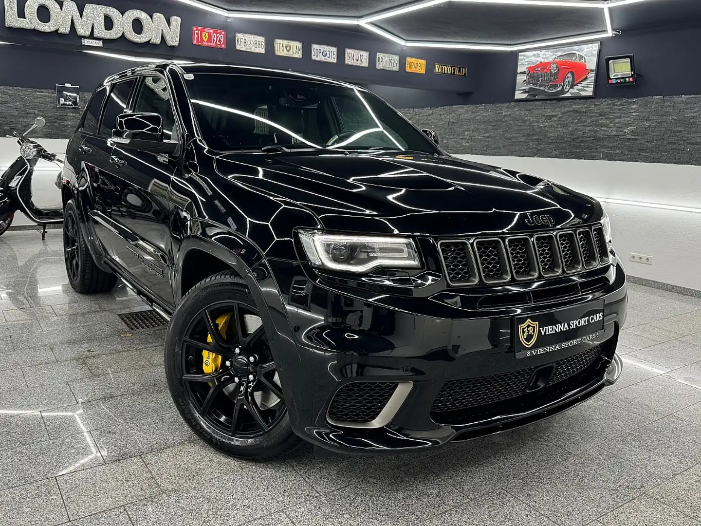 Jeep Grand Cherokee 6,2 V8 Trackhawk Supercharged*TRAUM*ALL-BLACK* Schwarz - 2
