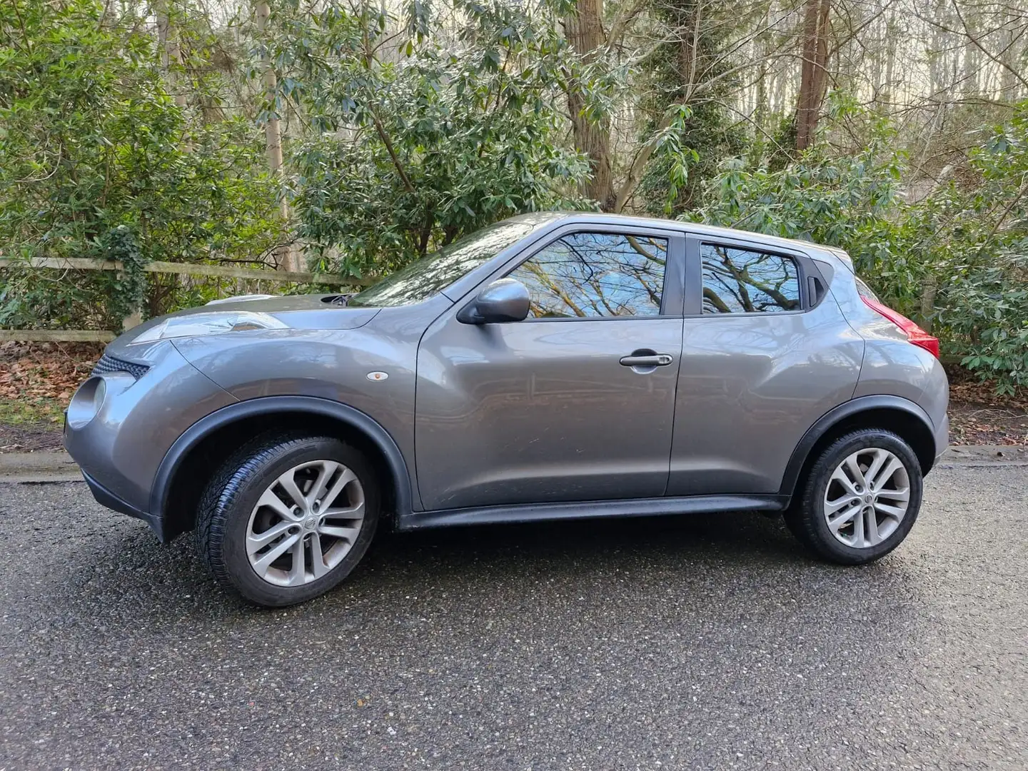 Nissan Juke 1.6 CVT Shiro - 1