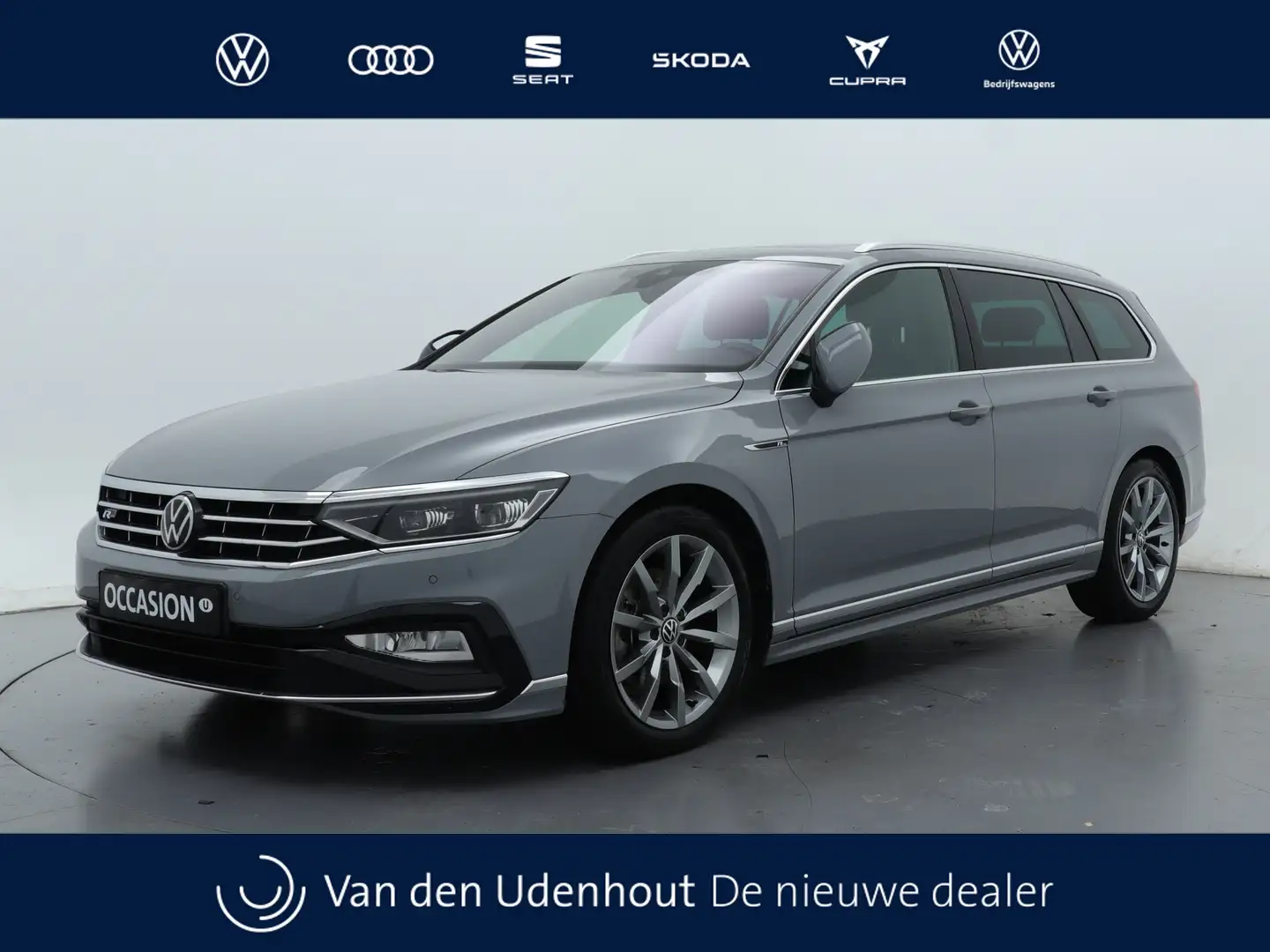 Volkswagen Passat Variant 1.5 TSI 150pk DSG R-Line Business + Leder Panorama Grijs - 1