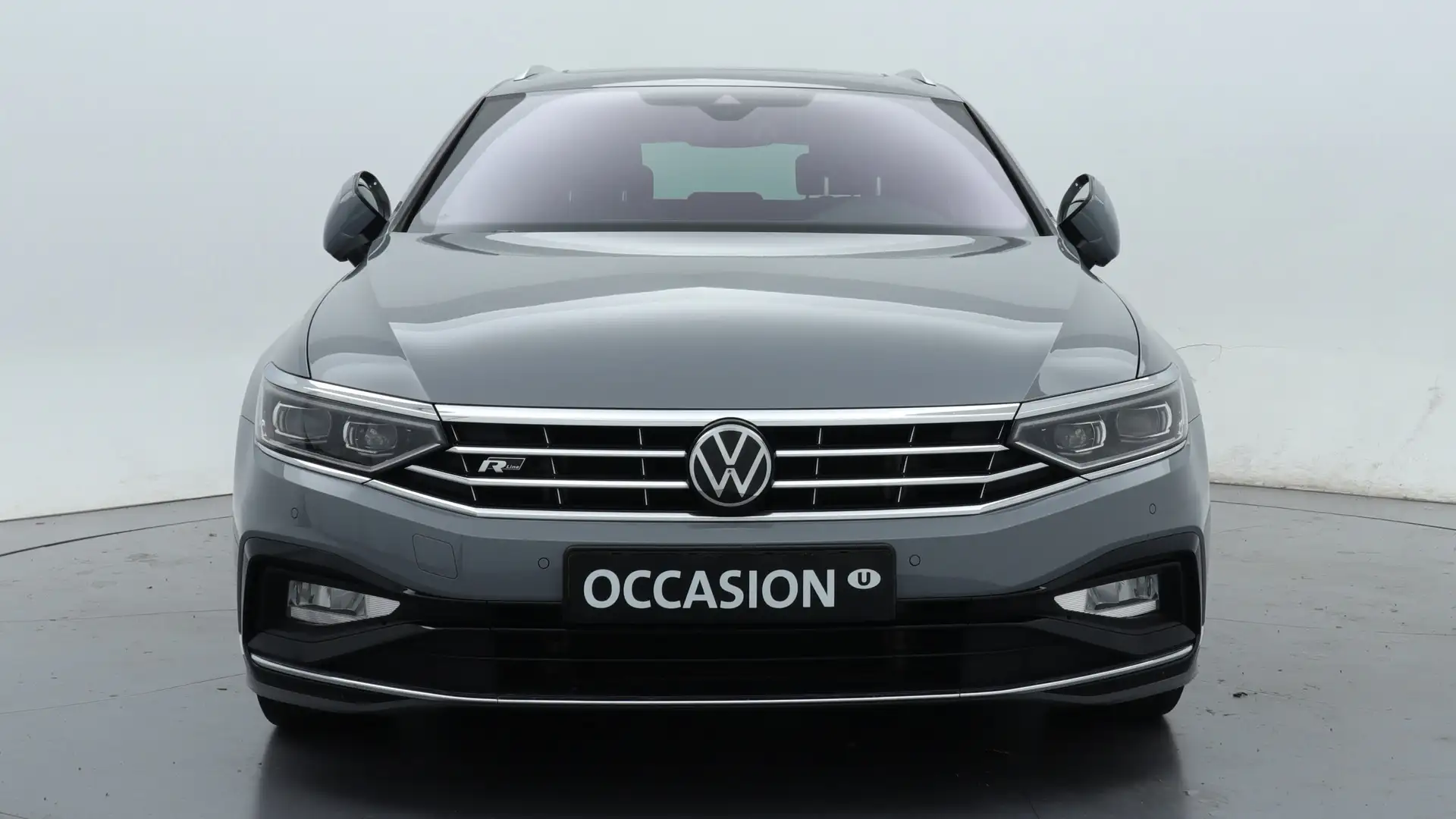 Volkswagen Passat Variant 1.5 TSI 150pk DSG R-Line Business + Leder Panorama Grijs - 2