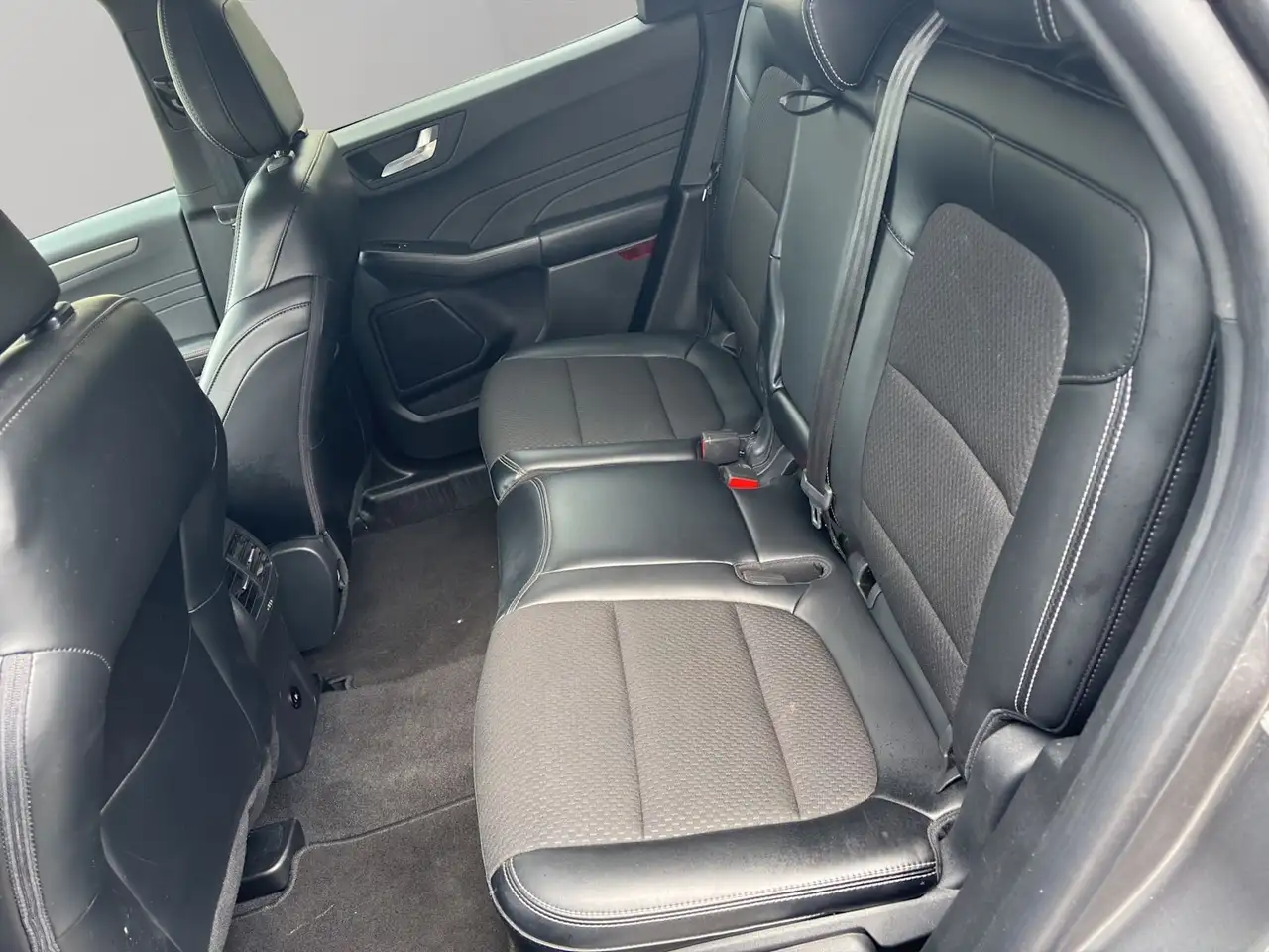 Ford Escape снимка Ford Escape
