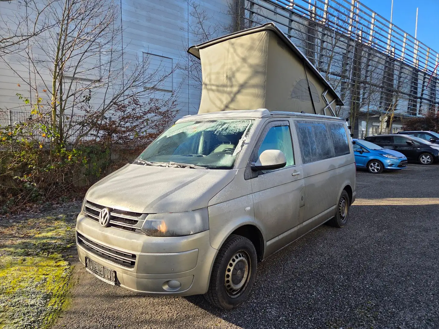 Volkswagen T5 California Beach 1.HD 8FACH PDC V+H AHK Beige - 1
