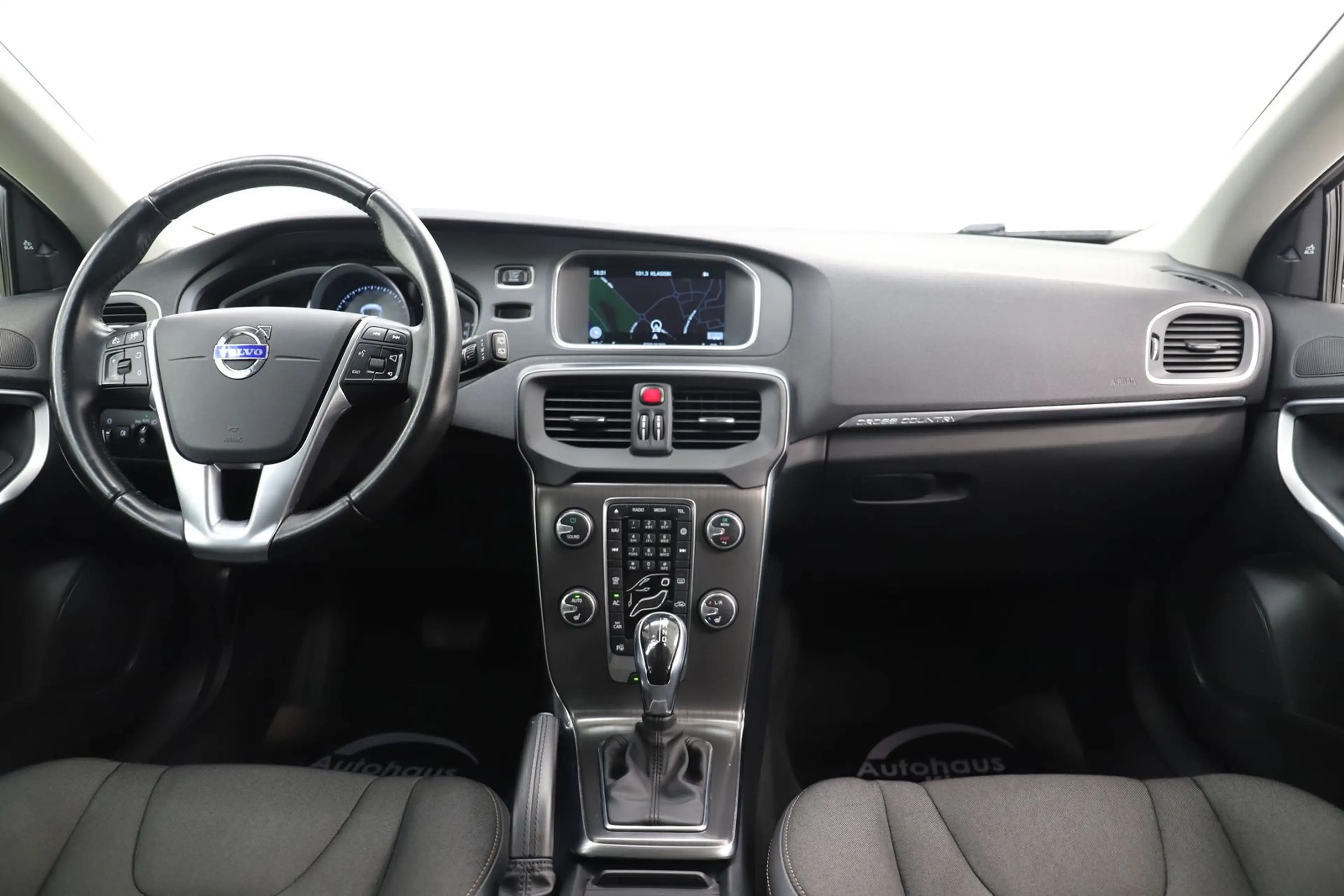 Volvo V40 Cross Country 2.0D4 190PS Automatik You! ACC — photo 14